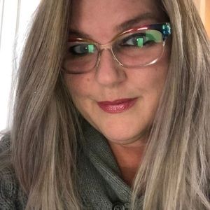 Meet your Posher, Gloria